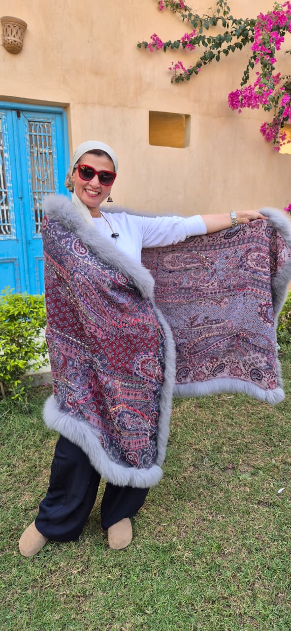 Double Layered Reversible Fur Shawls  Pure Boiling Wool Size