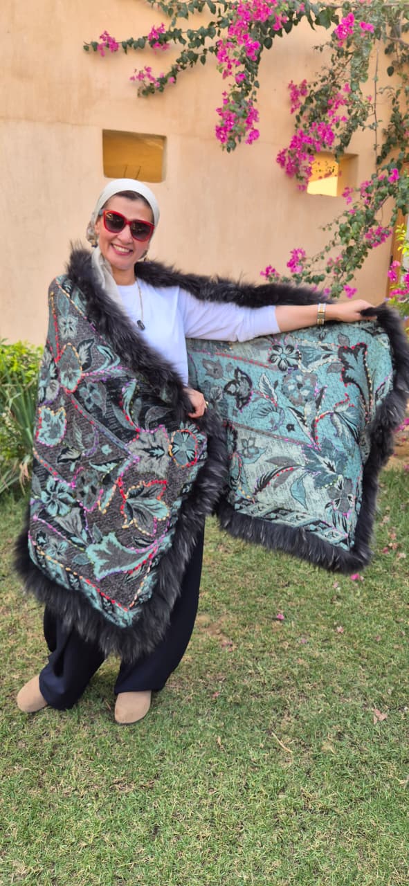 Double Layered Reversible Fur Shawls  Pure Boiling Wool Size