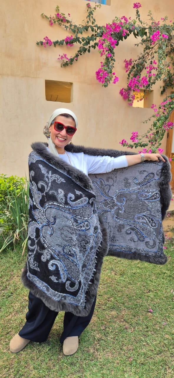 Double Layered Reversible Fur Shawls  Pure Boiling Wool Size