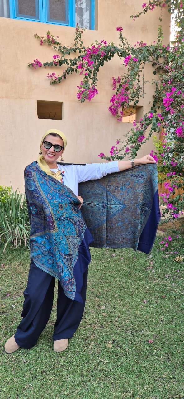 Reversible floral shawl in charcoal black and dusty mauve