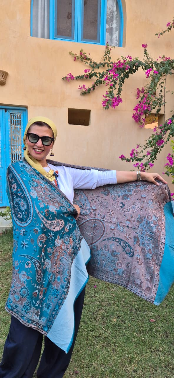 Reversible floral shawl in bright turquoise and plum